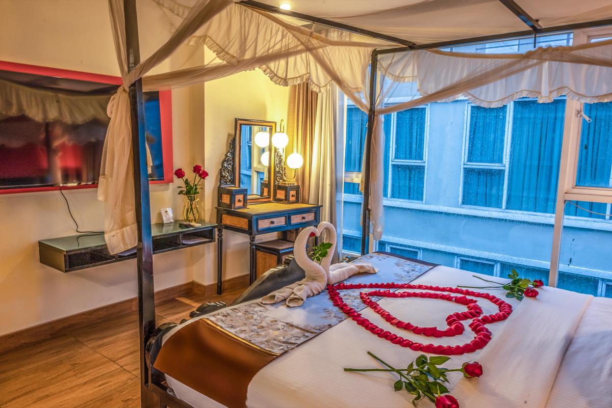 Boss Suites Nana Hotel photo 4
