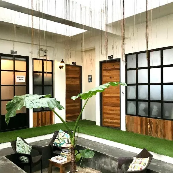 Avisala Hostel Coron photo 5