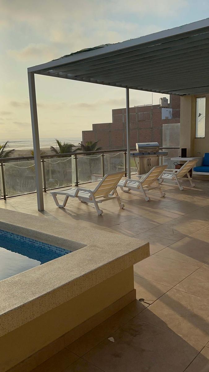 YOLO House Beach photo 3