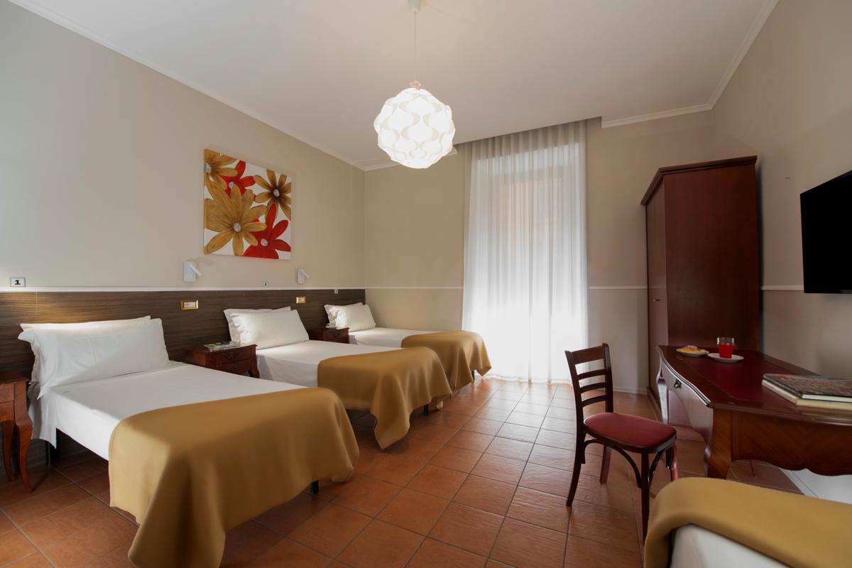 Budget Rooms Des Arts photo 2
