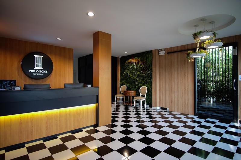 The O-Zone Airport Inn photo 1