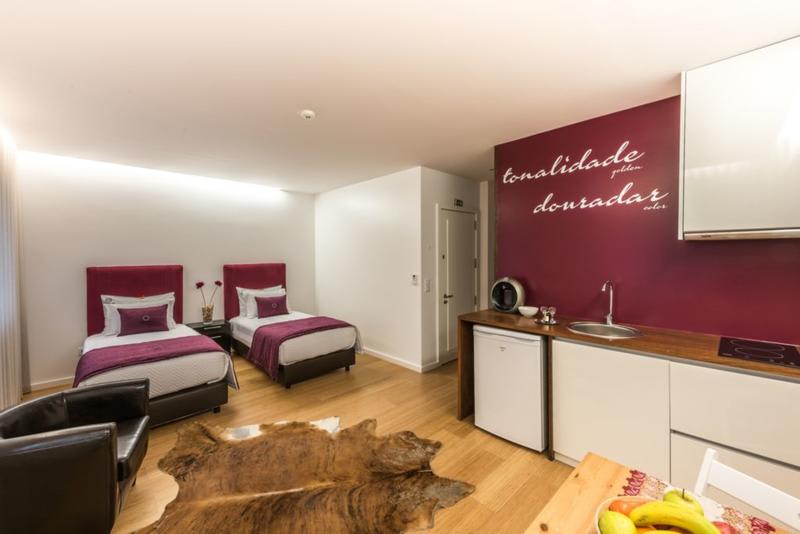 Lounge Inn Guest House & Apartments photo 4