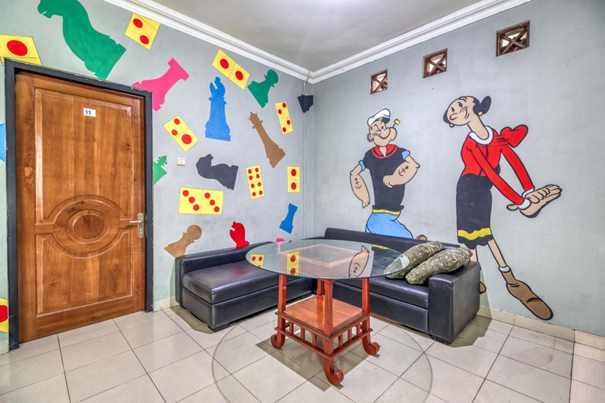 RedDoorz Hostel near Stadion Mandala Krida Yogya photo 3