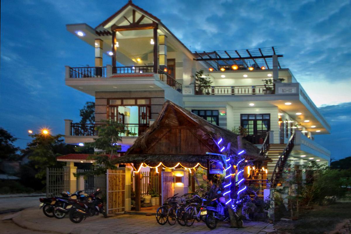 Hoi An Sea Sunset Villa & Bar photo 1