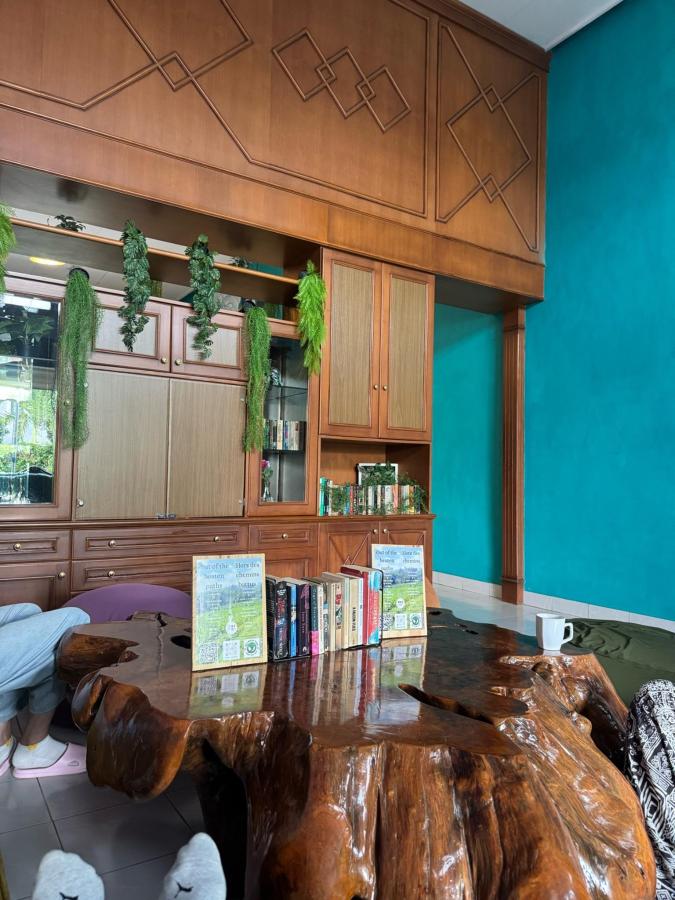 Snooze Hostel Malang photo 6