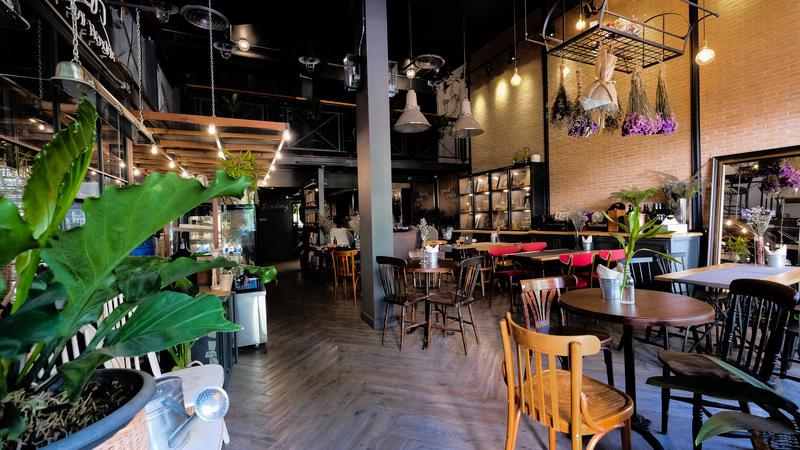 Iron32 Hotel Bar and Bistro photo 1