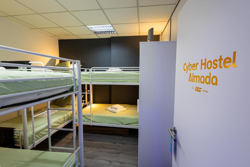 CyberHostel Almada photo 1