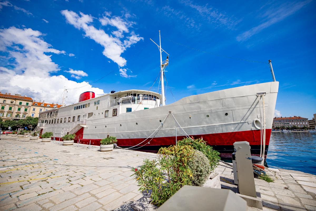 Botel Marina photo 1