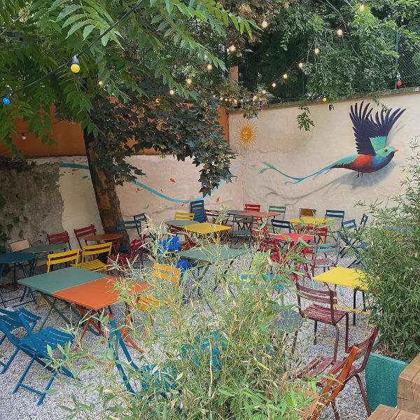 Yasi Hostel photo 5