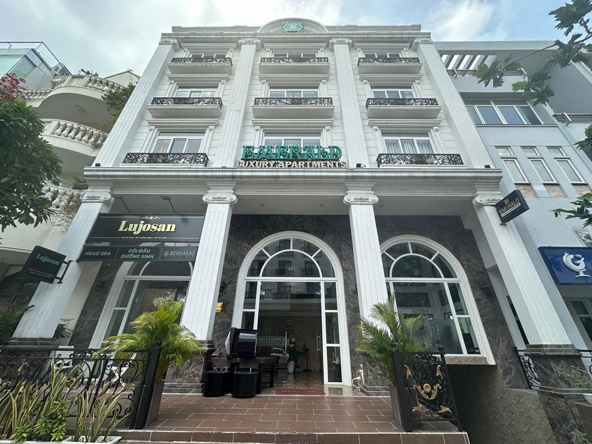 Collection O Emerald Luxury Apartment - Near SECC photo 1