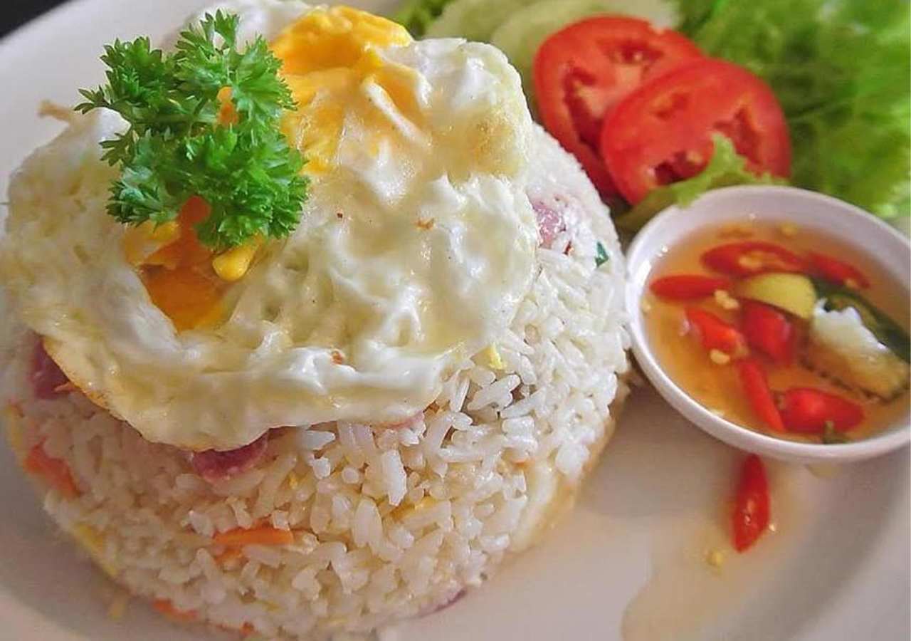5 Minutes to slow boat pier hostel photo 4