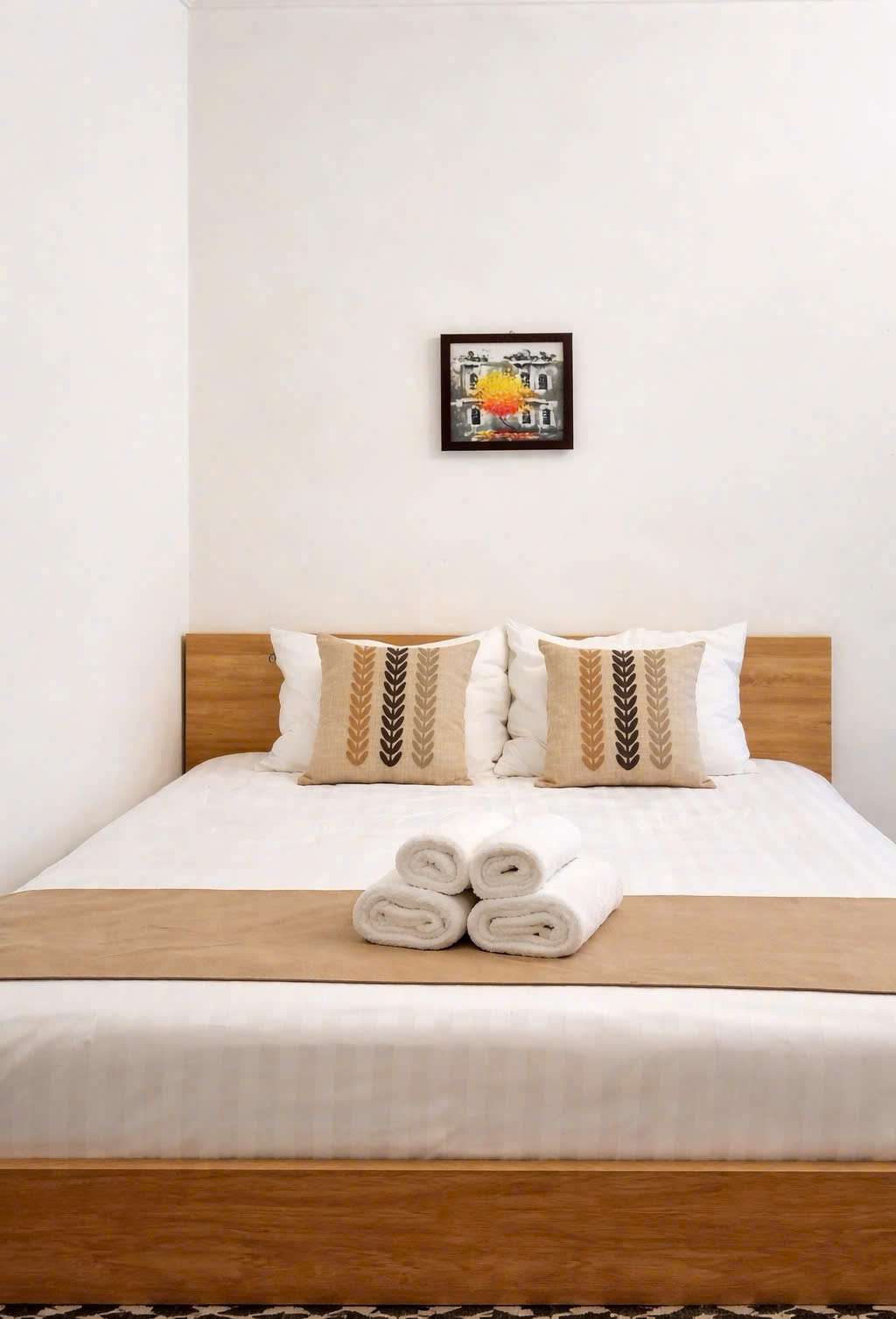 Golden Lotus Hostel & Spa Hang Dao Night Market photo 3
