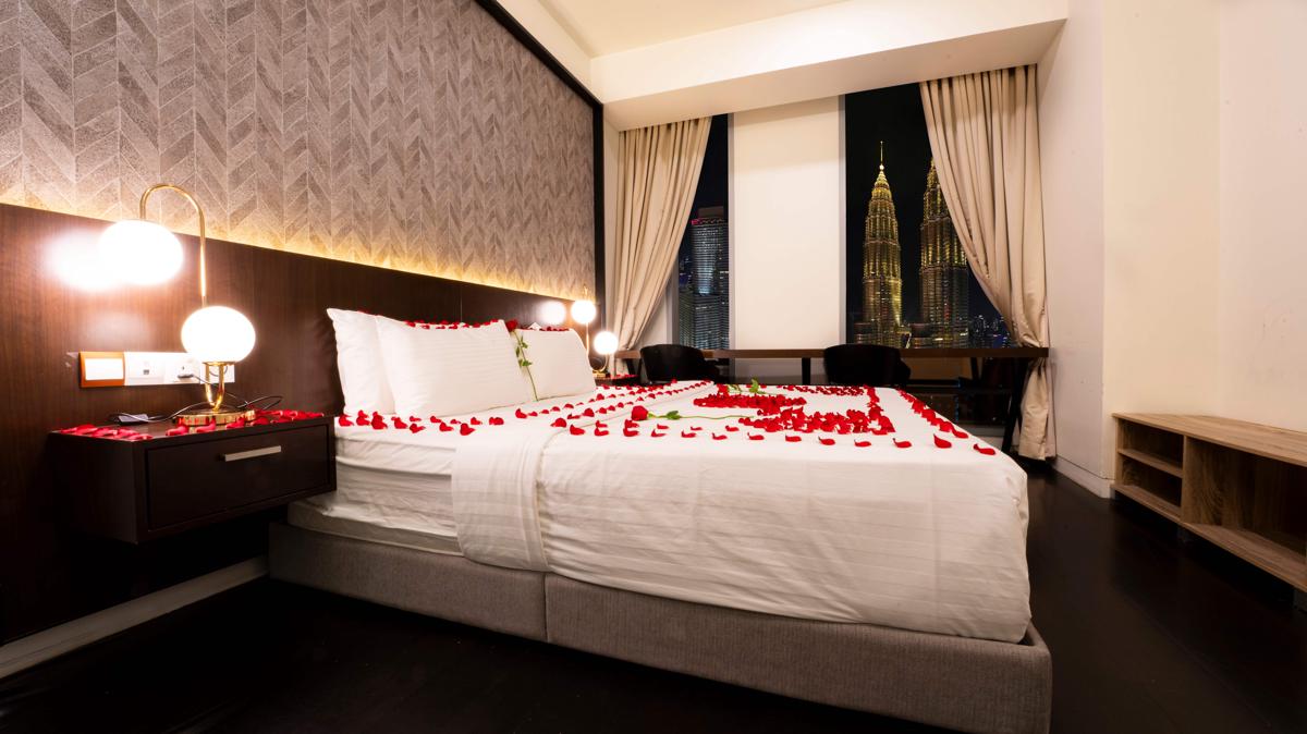 Crown Suites Tropicana The Residence KLCC photo 3