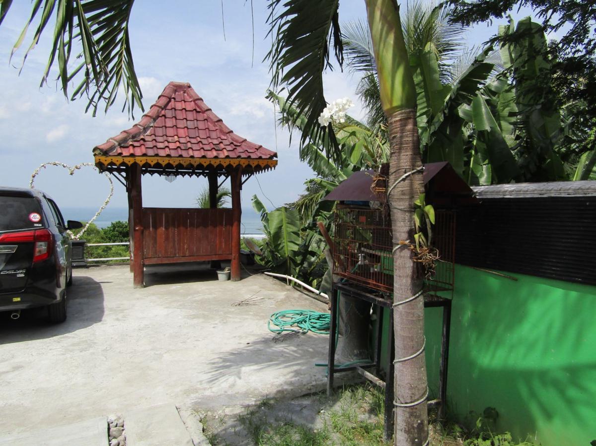 Losmen Kinasih Puncak & Gazebo Pandang photo 2