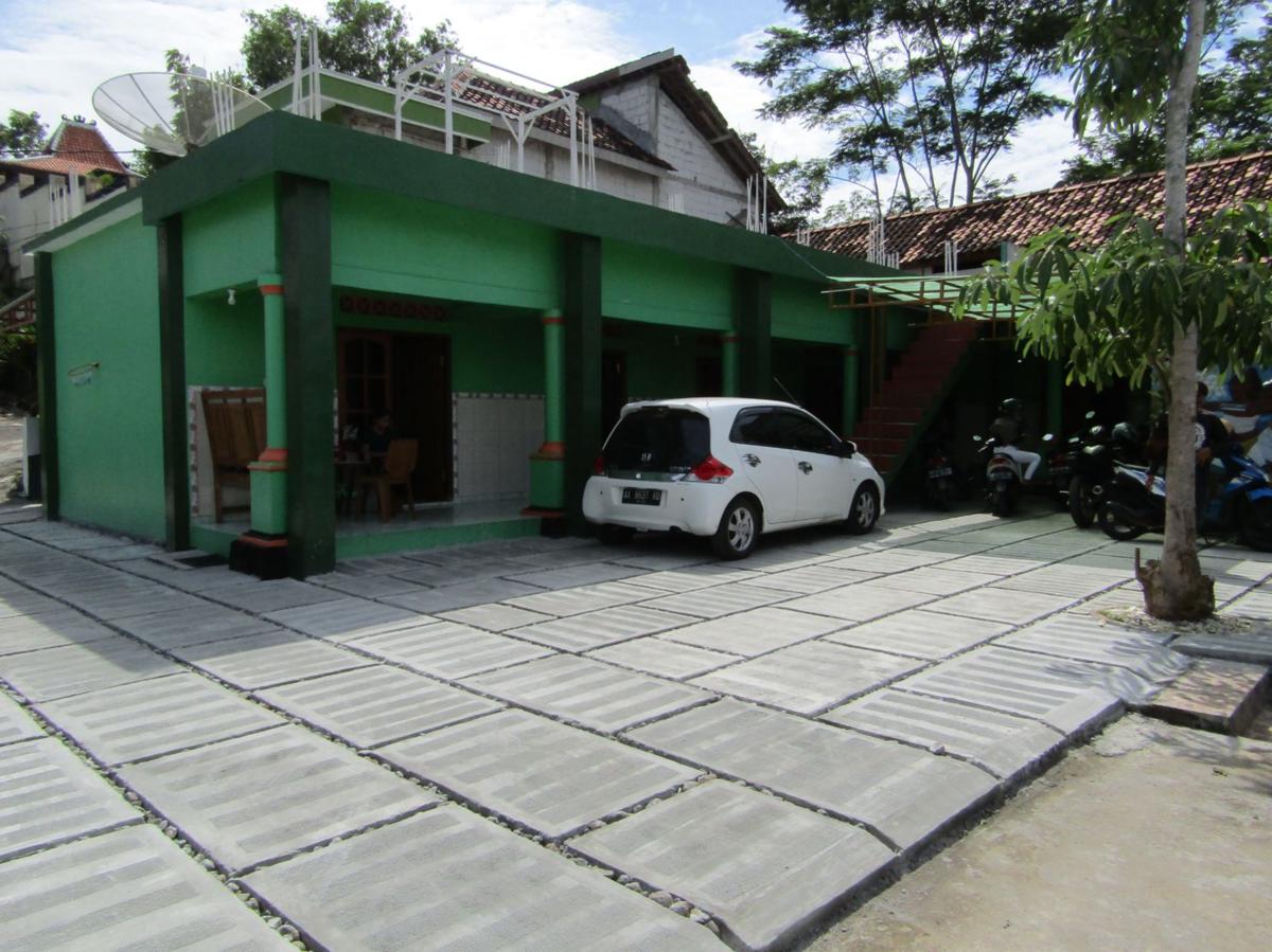 Losmen Kinasih Puncak & Gazebo Pandang photo 3
