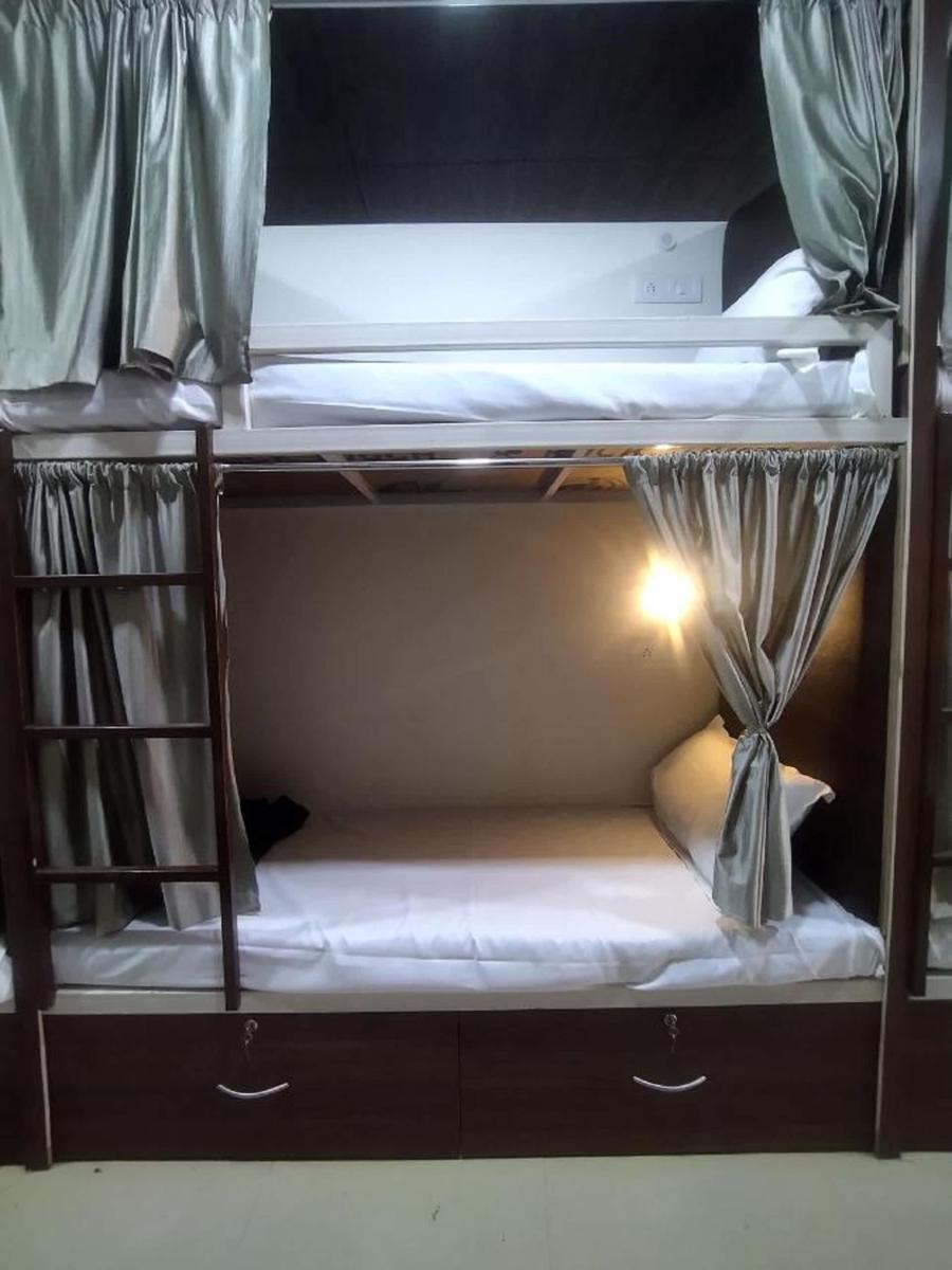Afreen Hostel AC Dormitory photo 3