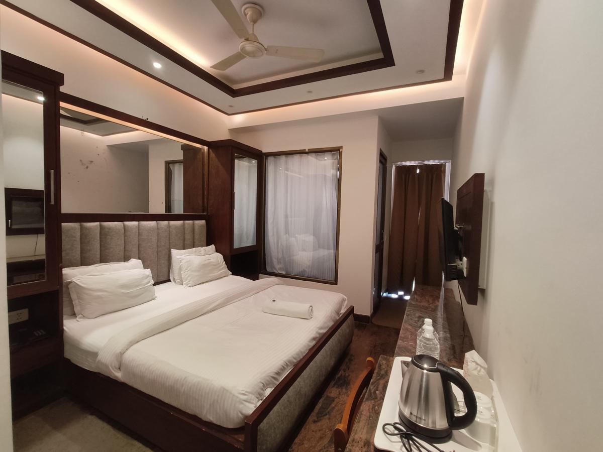 JJK Rukmani Vilas Hotel & Banquet photo 1