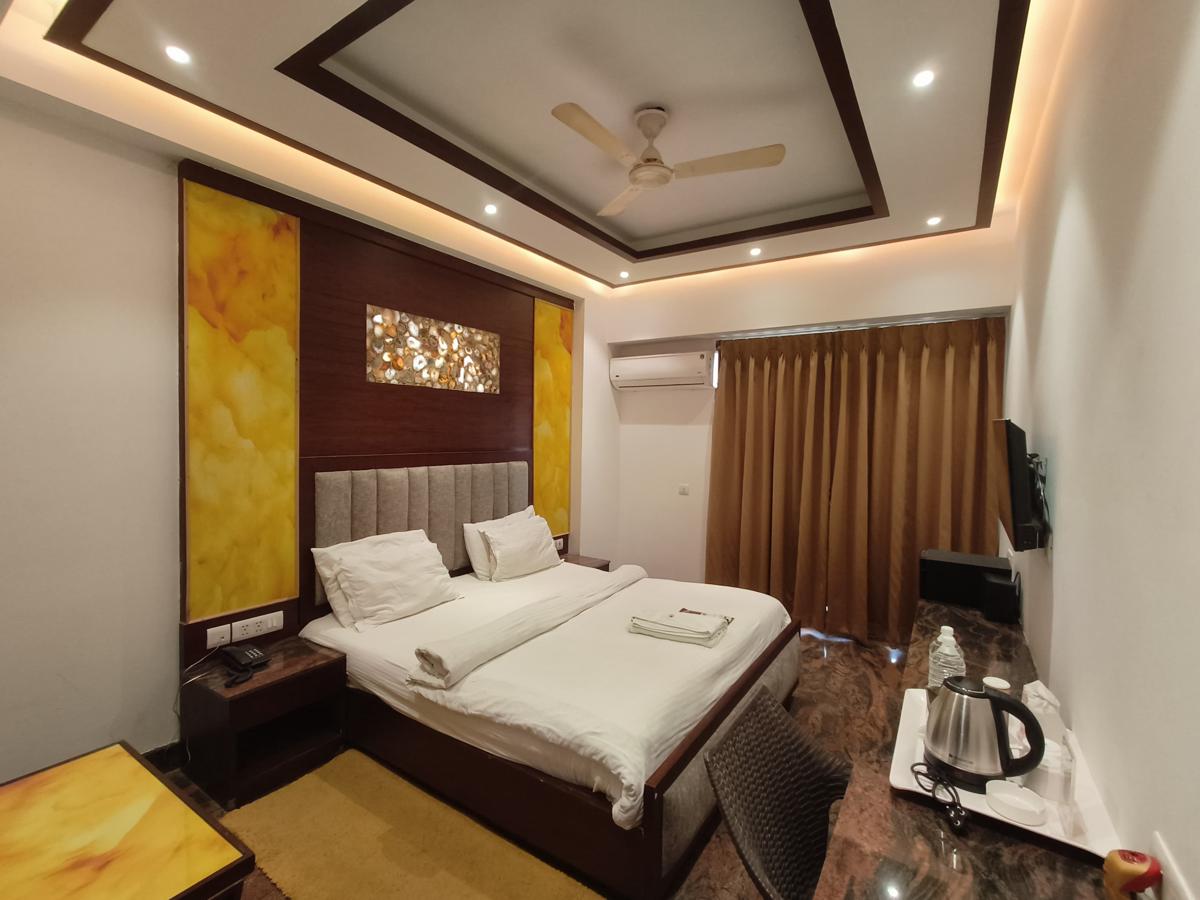 JJK Rukmani Vilas Hotel & Banquet photo 2
