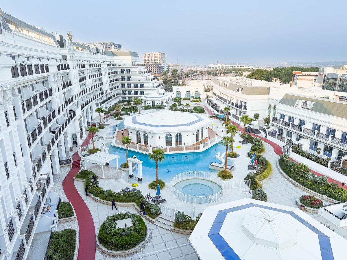 Luxury Lagoon View 1BR Arjan | near Miracle Garden photo 1