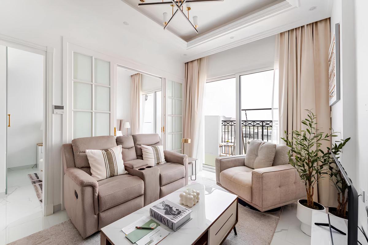 Luxury Lagoon View 1BR Arjan | near Miracle Garden photo 3