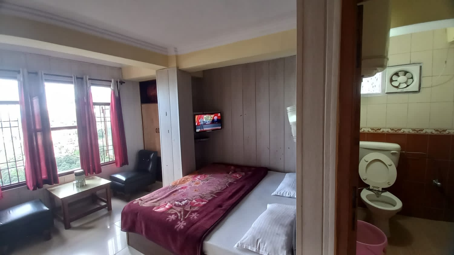 Hotel Harbans photo 2