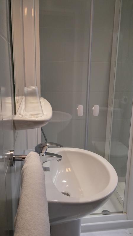 ** Modern Hotel photo 4