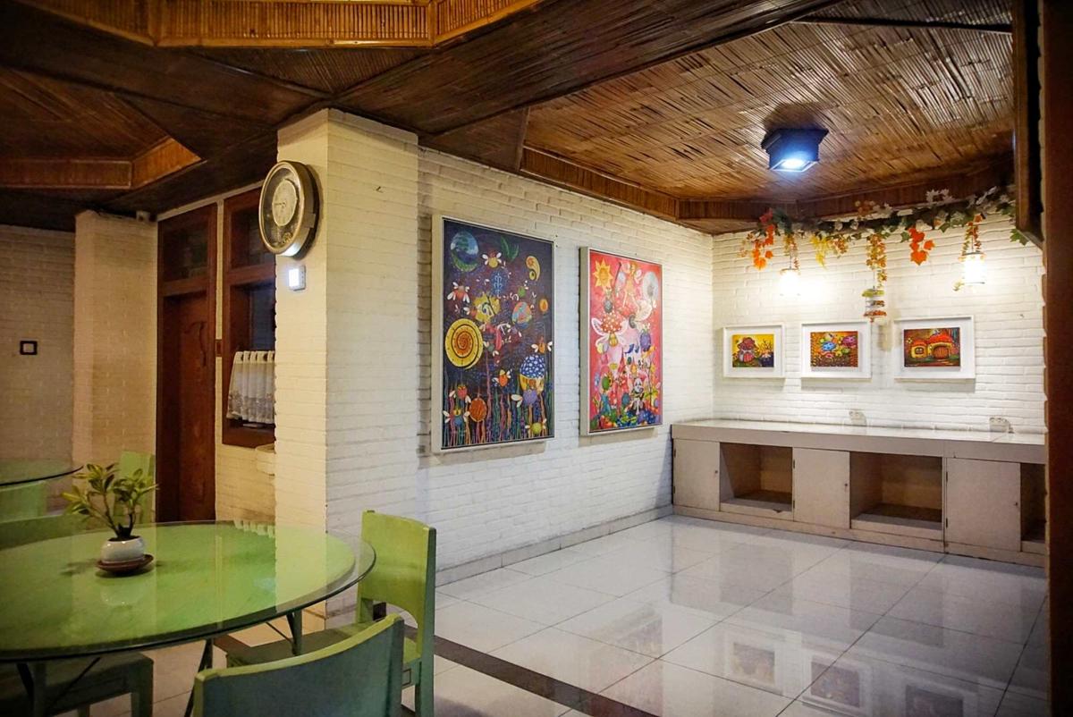 Ary's Hotel Yogyakarta photo 3