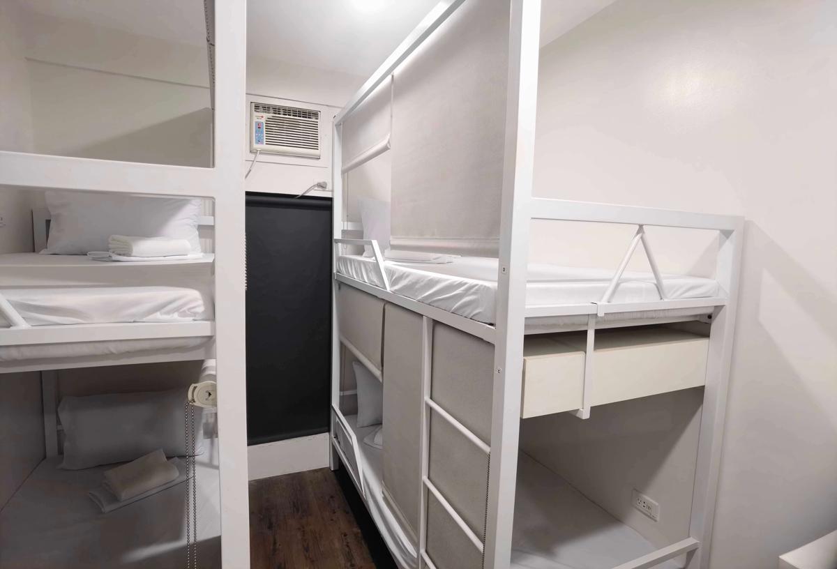 Spot On Classy Bunkbeds Near Makati Manila Formerly MYTOWN Madrid photo 1