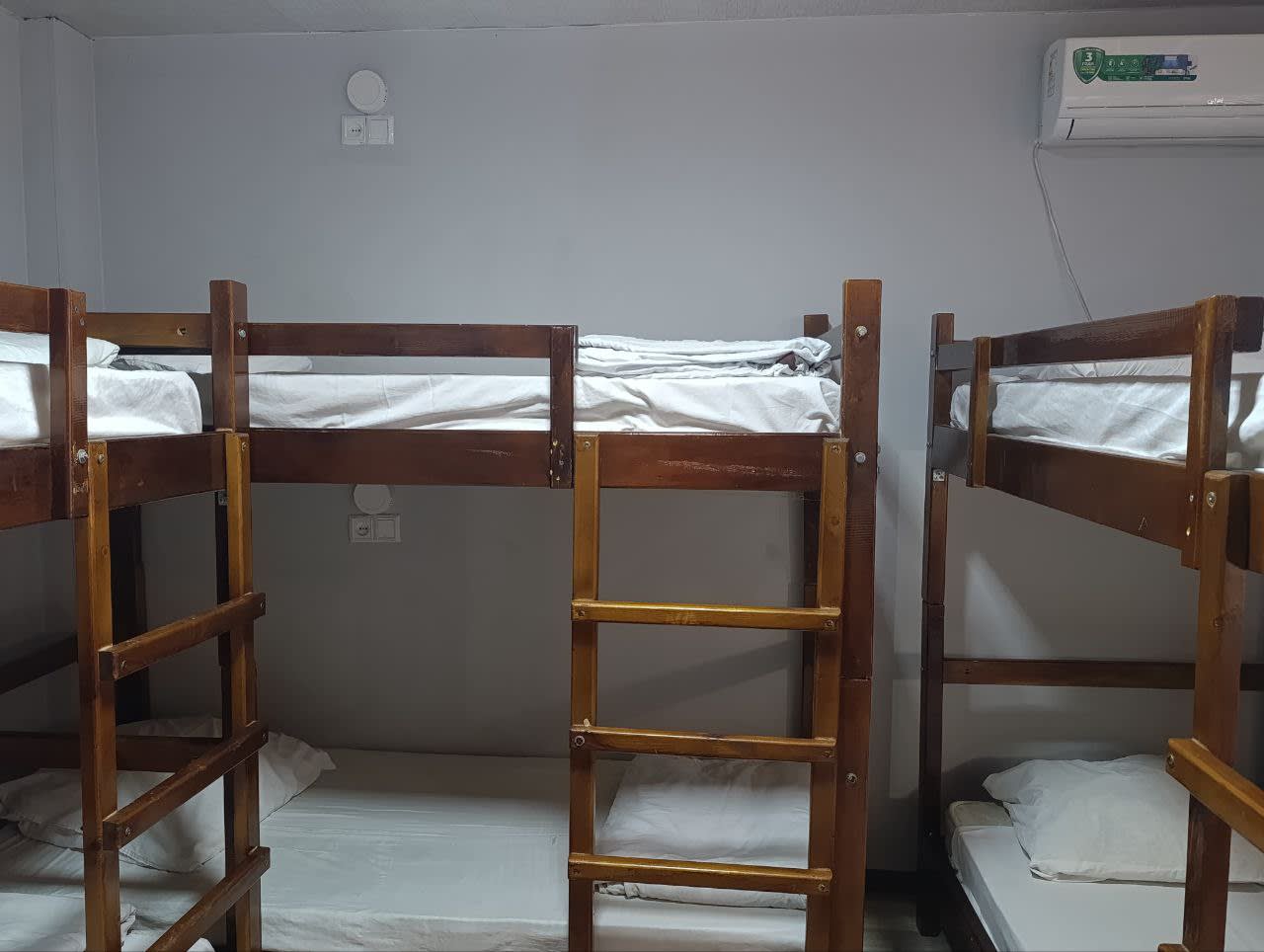 Caravan Hostel photo 1
