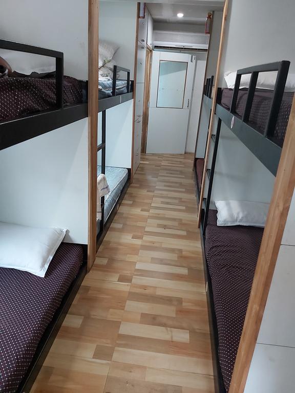 Arya Dormitory Hotel photo 1