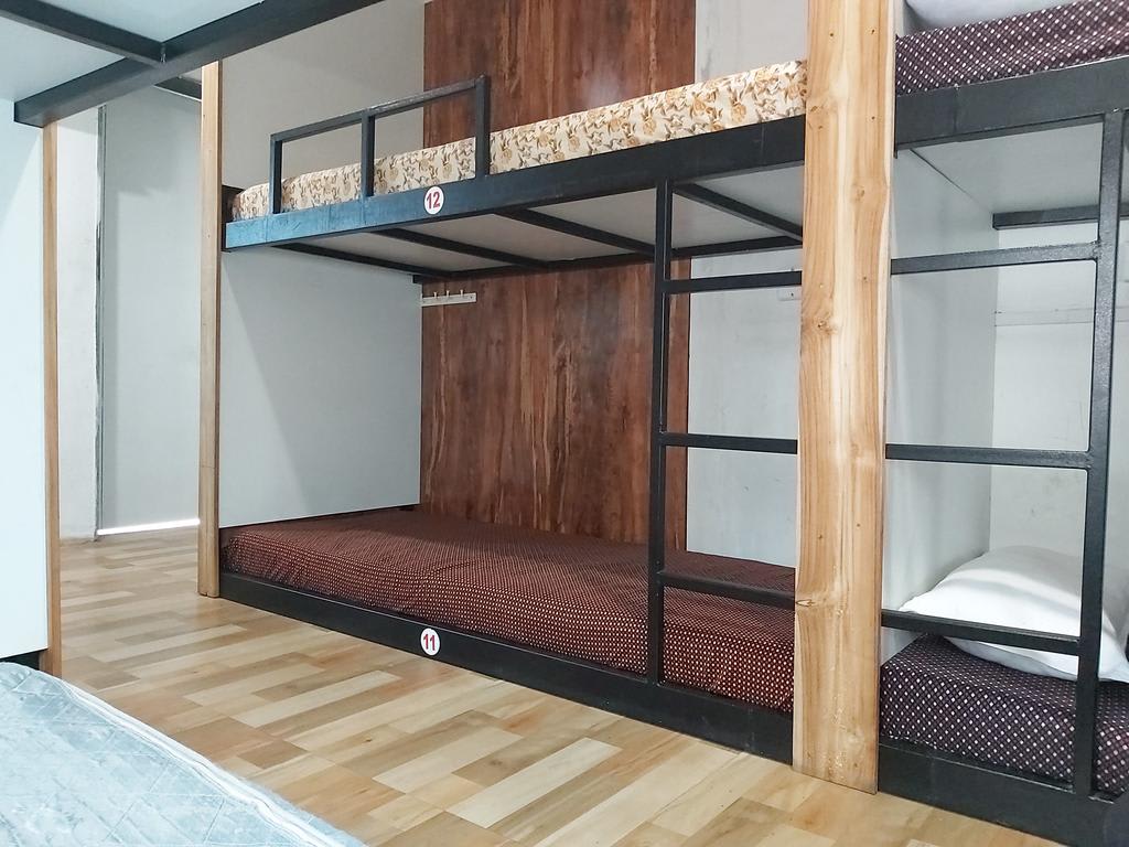 Arya Dormitory Hotel photo 4