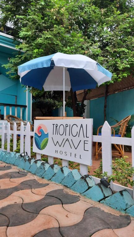 Tropical Wave Hostel photo 1