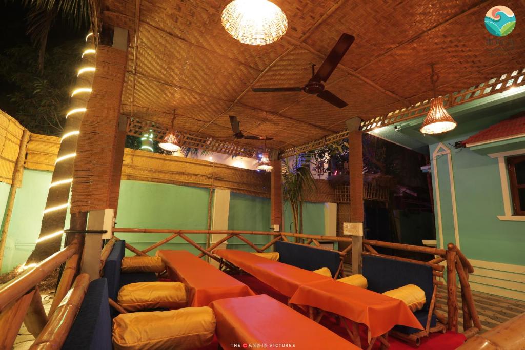 Tropical Wave Hostel photo 3
