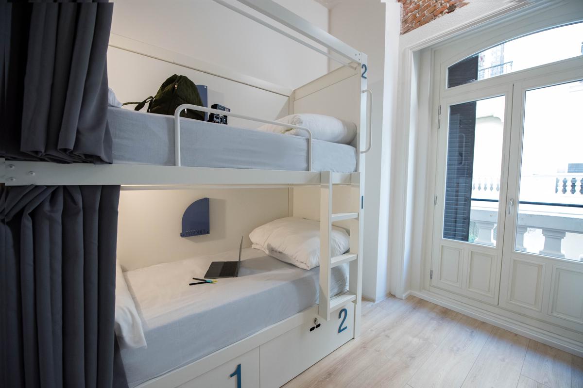 Room Gran Vía photo 2