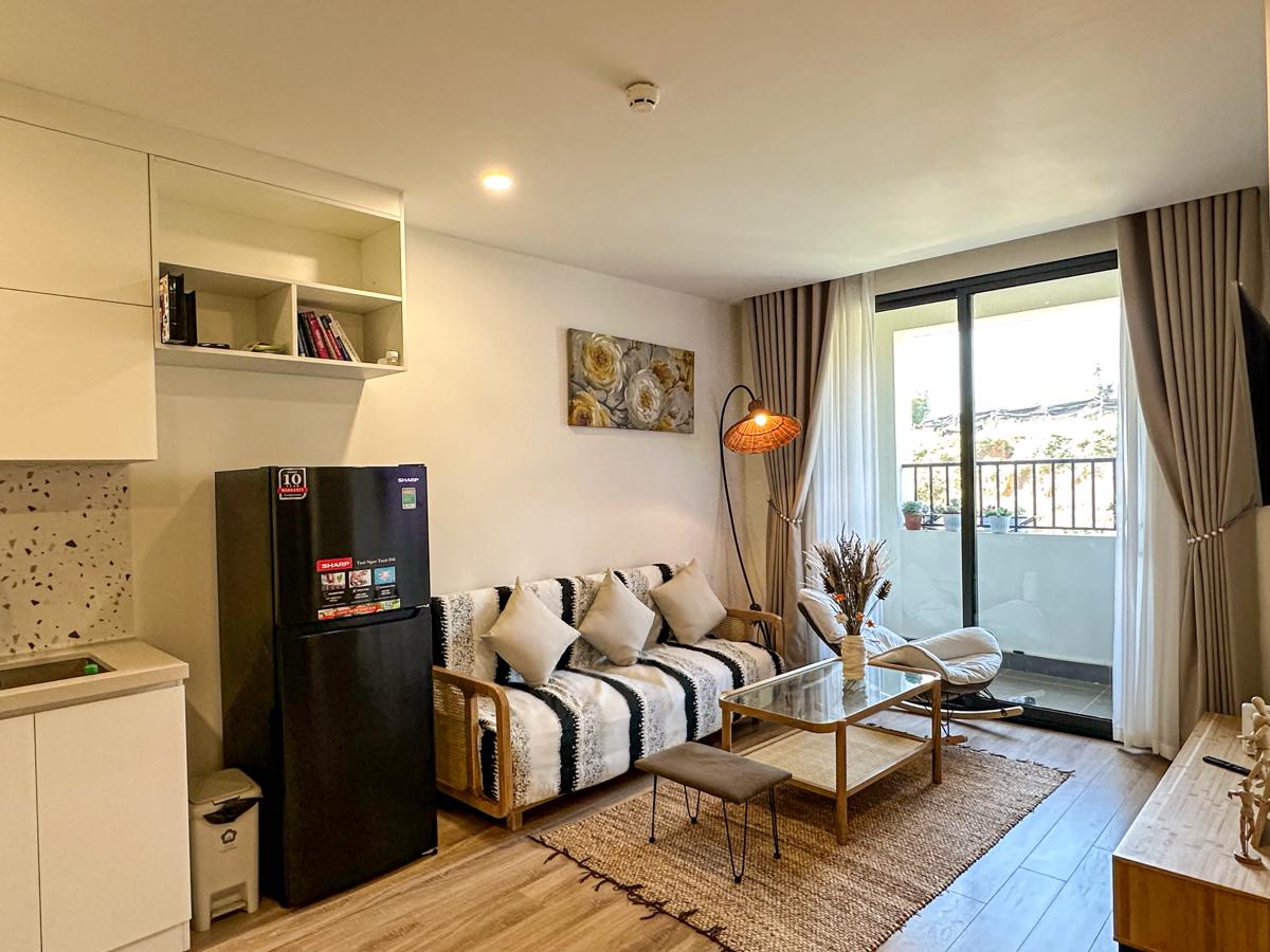 1991 Home - Cozy 3BR Apt w Balcony near Sapa Church photo 2