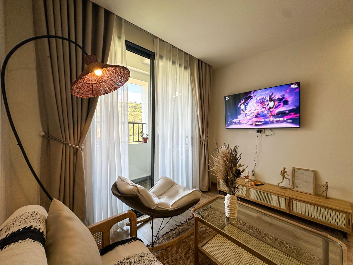 1991 Home - Cozy 3BR Apt w Balcony near Sapa Church photo 3