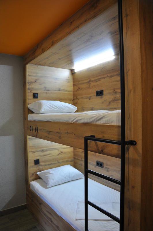 Full House Capsule Hostel photo 4