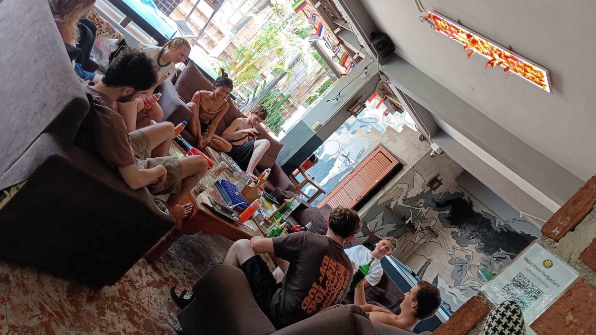Happy House Backpackers photo 1