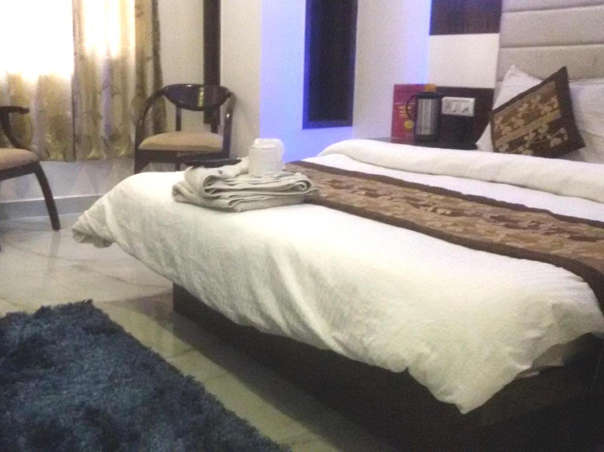 Hotel Saffron Inn@ New Delhi Railway Station photo 2