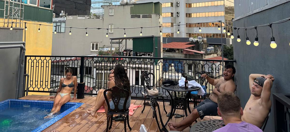Mama Hostel & Rooftop Pool photo 1
