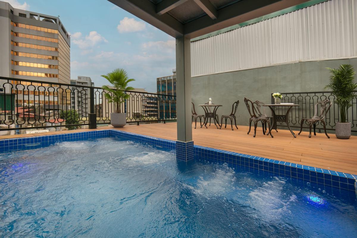 Mama Hostel & Rooftop Pool photo 2