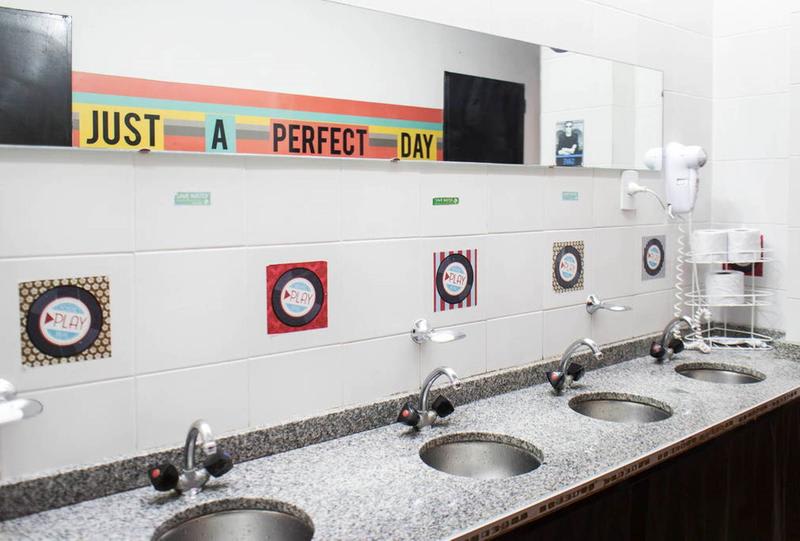 Play Hostel Soho photo 2