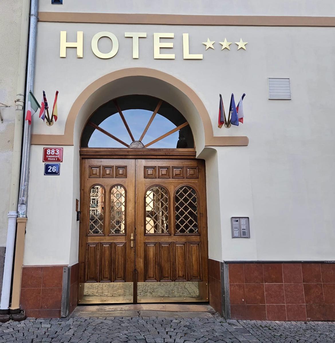 Hotel Claris photo 2