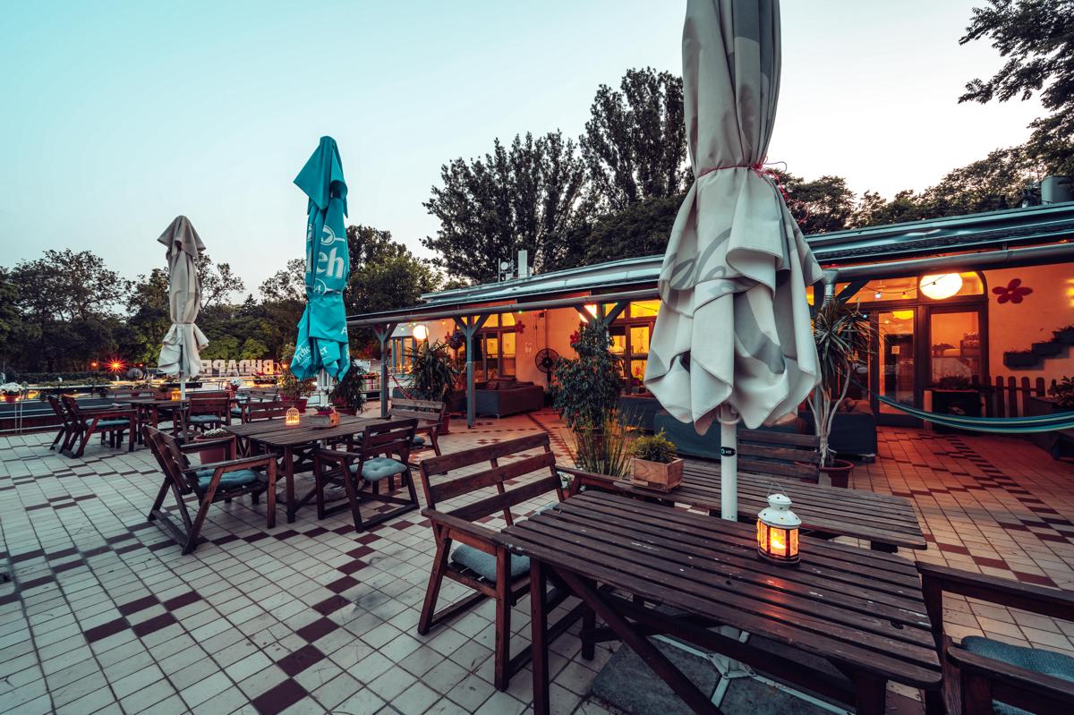 Island Hostel Budapest photo 2