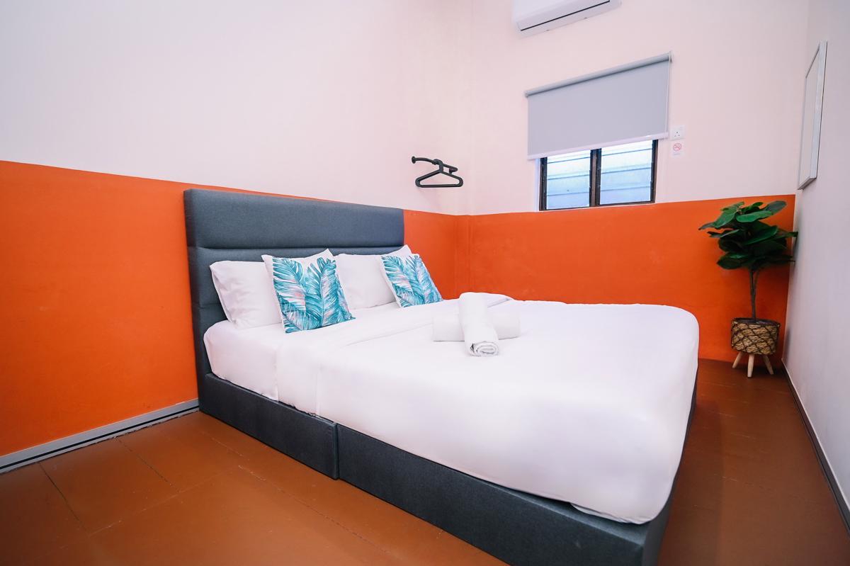 Swing & Pillows @ 75 Chulia St, Georgetown Penang photo 1