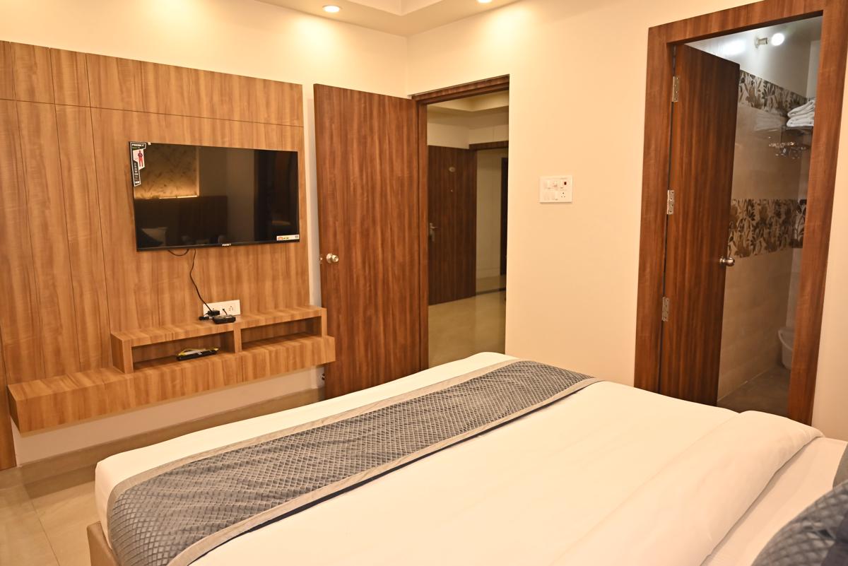 Atharv Kaashi photo 2