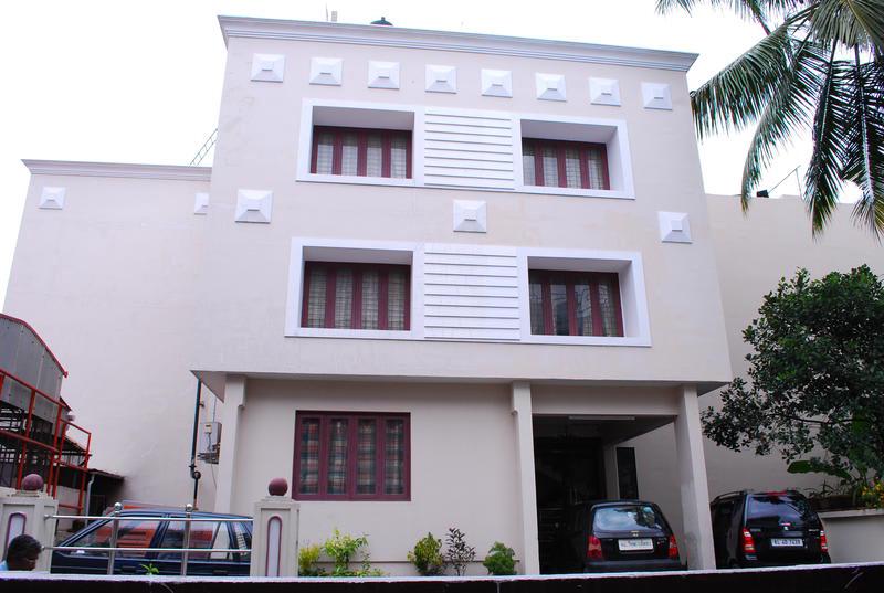 Hotel Equator photo 2