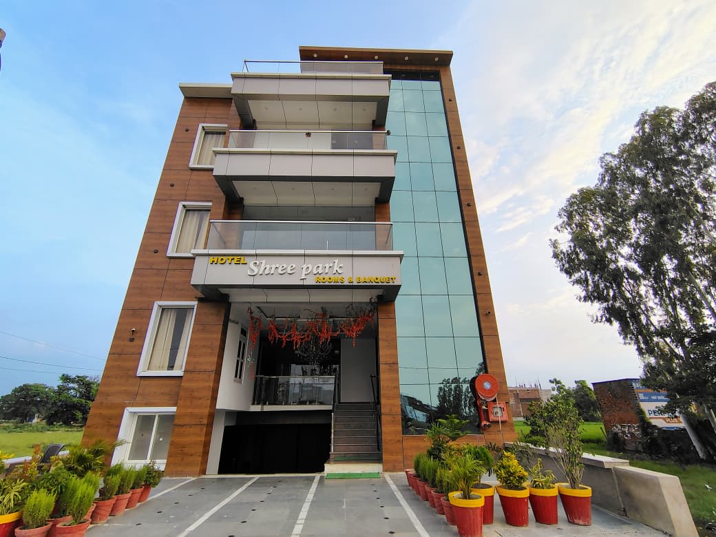 Hotel Shree Park Ayodhya photo 1
