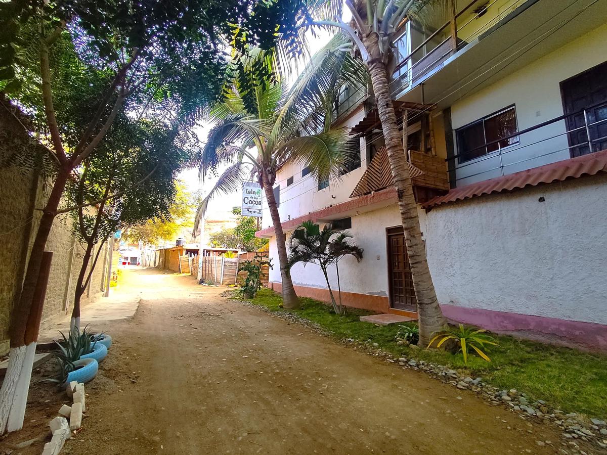 Isla de los Cocos photo 2