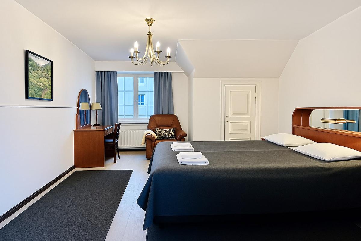 Senate Hotel photo 1